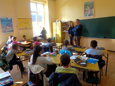 Crveni krst Odžaci edukuje učenike o bolestima zavisnosti