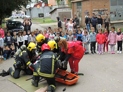 Na pokaznoj vežbi u Odžacima vatrogasci-spasioci pokazali visok nivo spremnosti i obučenosti