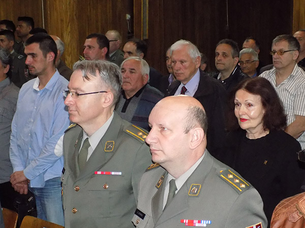 U somborskoj kasarni Aerodrom svečano obeležen Dan Vojske Srbije