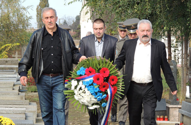 Položen venac na spomen obeležje oslobodiocima Odžaka