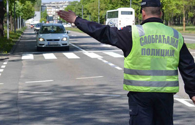 Policija pojačano kontroliše poštovanje mere zabrane kretanja, najavljena i pojačana kontrola saobraćaja