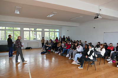 Lokalni savet u Odžacima edukuje mlade da budu bezbedniji u saobraćaju